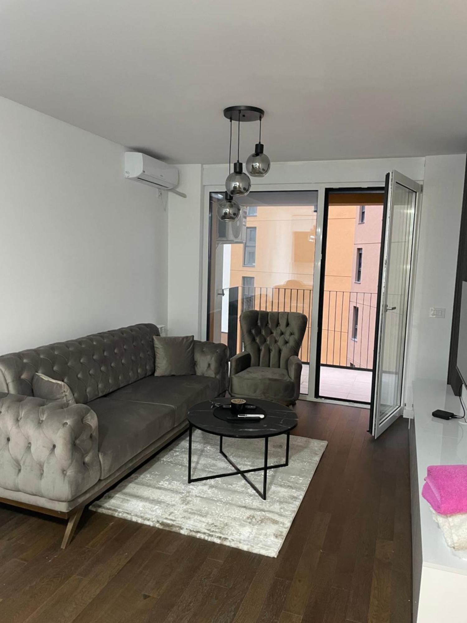 I&i Tesla Apartment Kragujevac